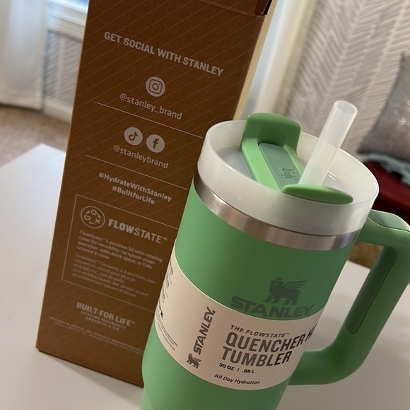 NWT Stanley Quencher H2.0 Flowstate Tumbler 30 oz in Jade - Picture 5 of 7